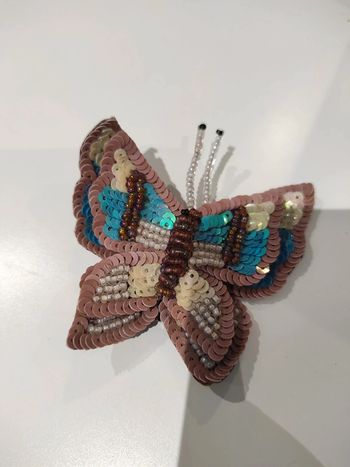 broche papillon perle tbe