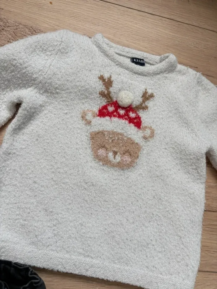 Lot jean réglable et 2 pulls Kiabi hiver Rennes Noël  12 mois - photo numéro 3