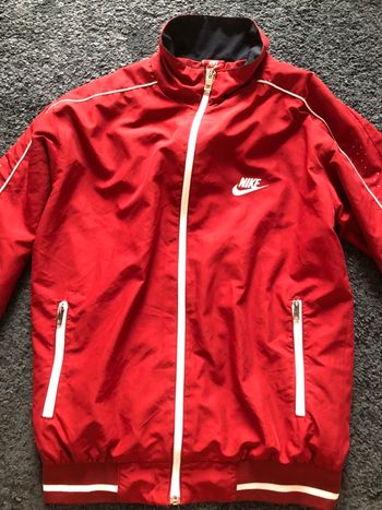 Veste Nike rouge 