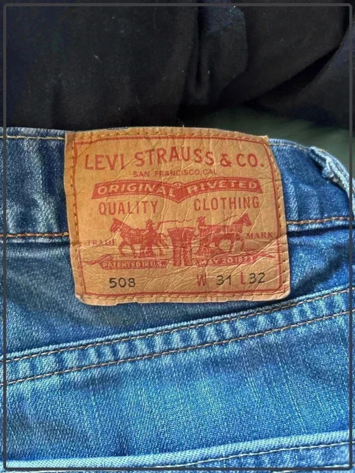 Jeans levi's taille 40 trouée - photo numéro 4