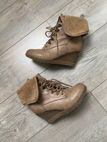 Chaussures compensées