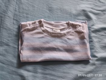 T-shirt manches longues H&M taille 4/6 mois