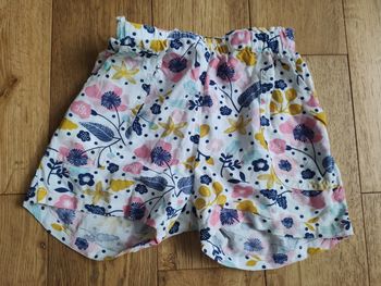 Short fille