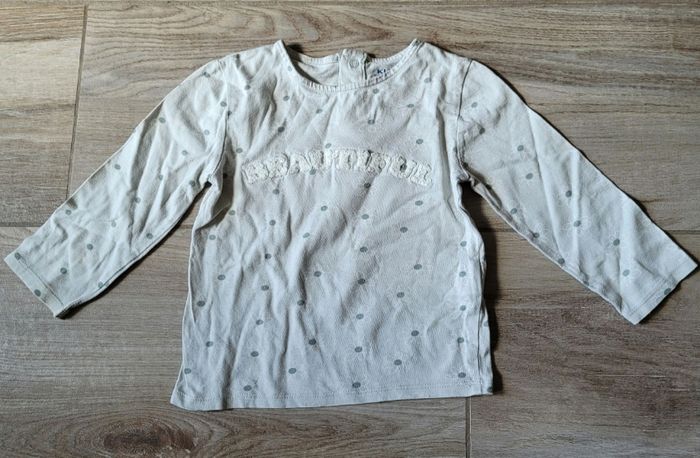 Ensemble t-shirt manches longues fleuri et jeans taille 24 mois - photo numéro 2