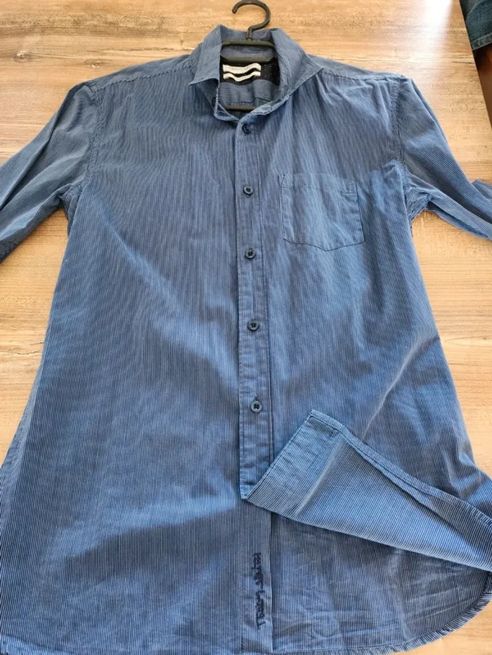 chemises manches longues Teddy Smith taille S en excellent état bleue et blanche rayures - photo numéro 4