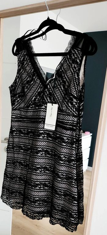 Robe chic noire et crème dentelle taille 38 Naf Naf