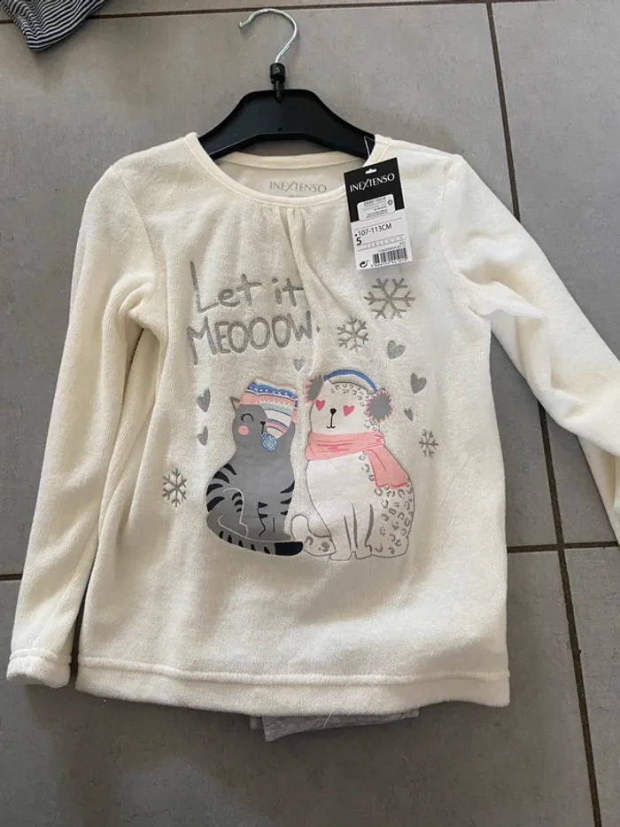Pyjama neuf hiver velours épais fille 5 ans
