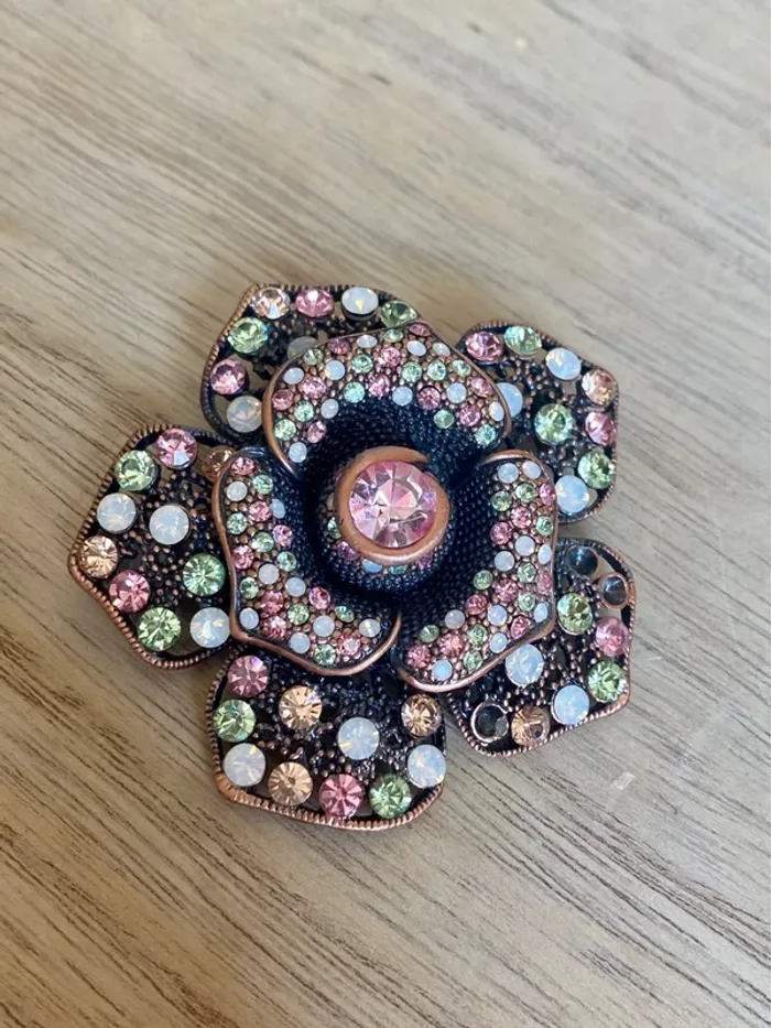 Broche fleur vintage bridgerton