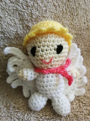 Petit ange poupée fait main au crochet