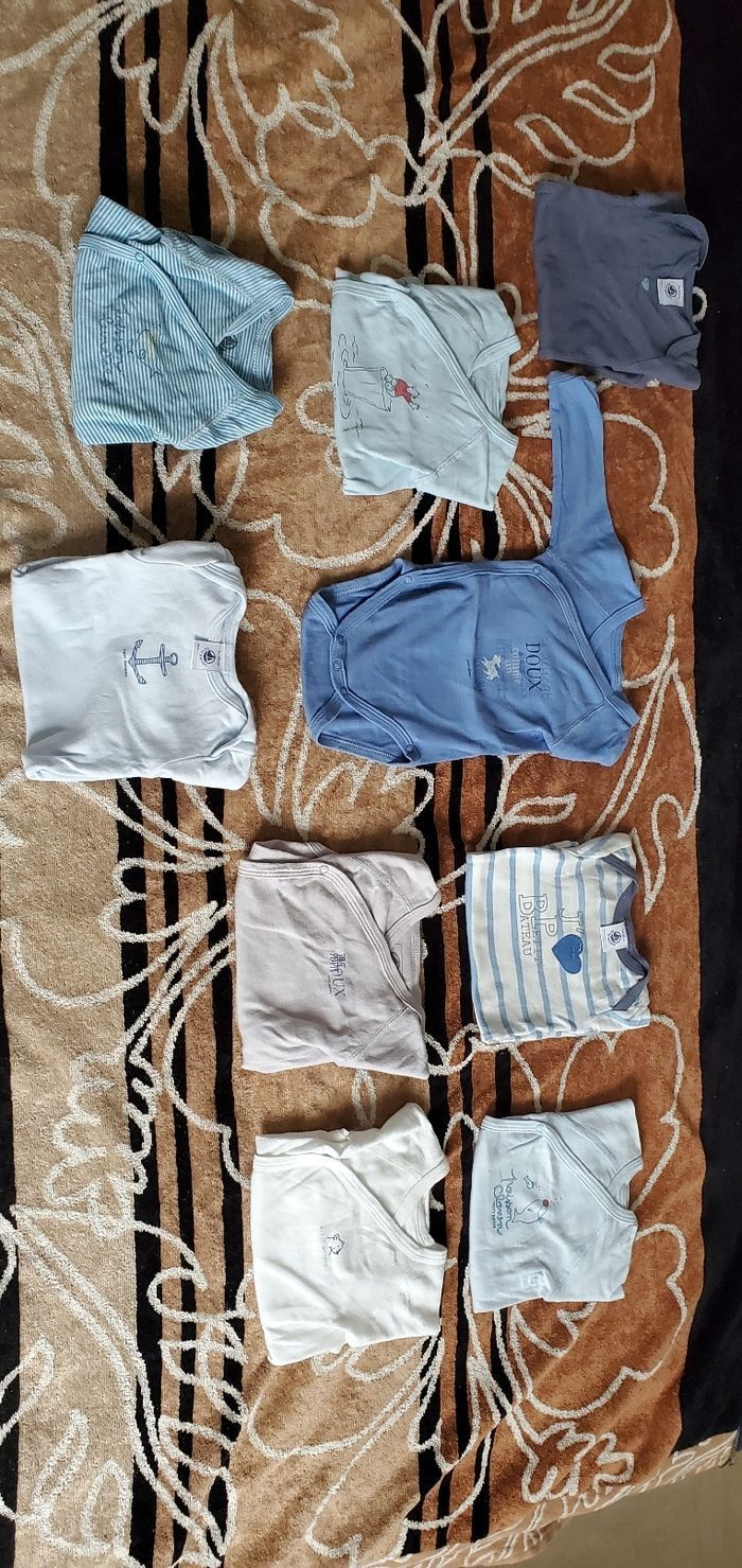 Vends lot bodies Petit bateau