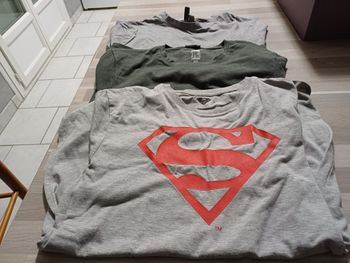 3 tee shirts hommes taille M