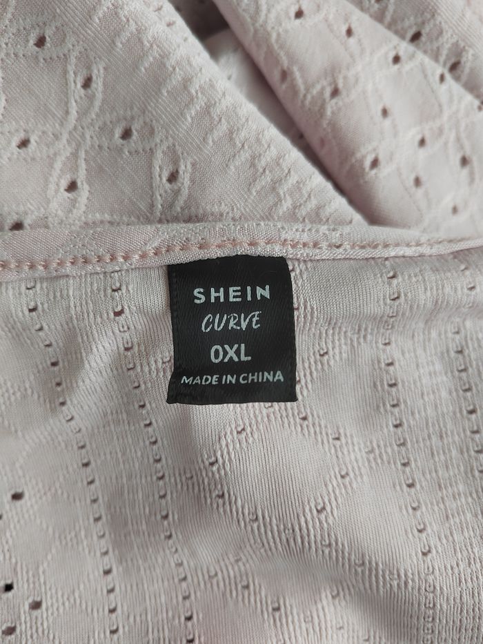Top à fines bretelles à broderie anglaise – Rose Pâle – Shein 44 - photo numéro 7