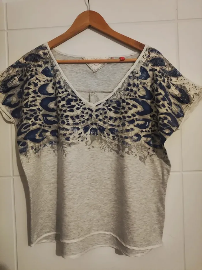 Tee shirt col en V