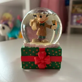 Figurine boule à neige disney mickey noël