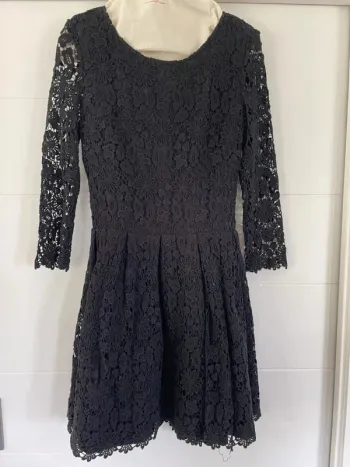 Robe noir dentelle dos nu Ba&sh