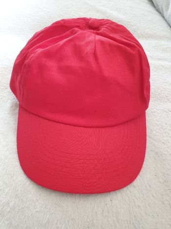 Casquette rouge ajustable neuve