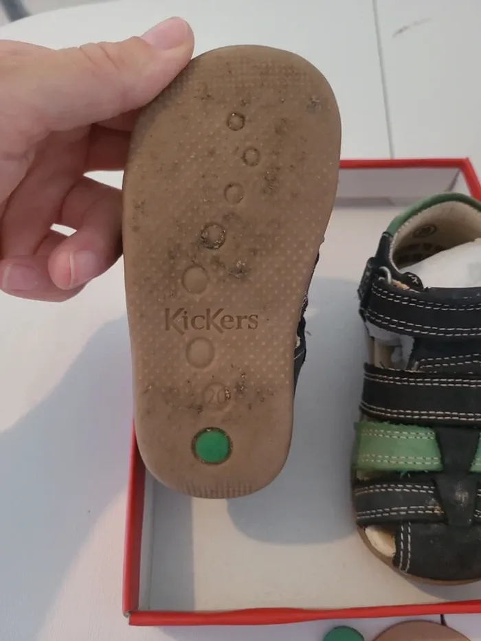 Sandale bleu vert kickers porté taille 20 - photo numéro 3