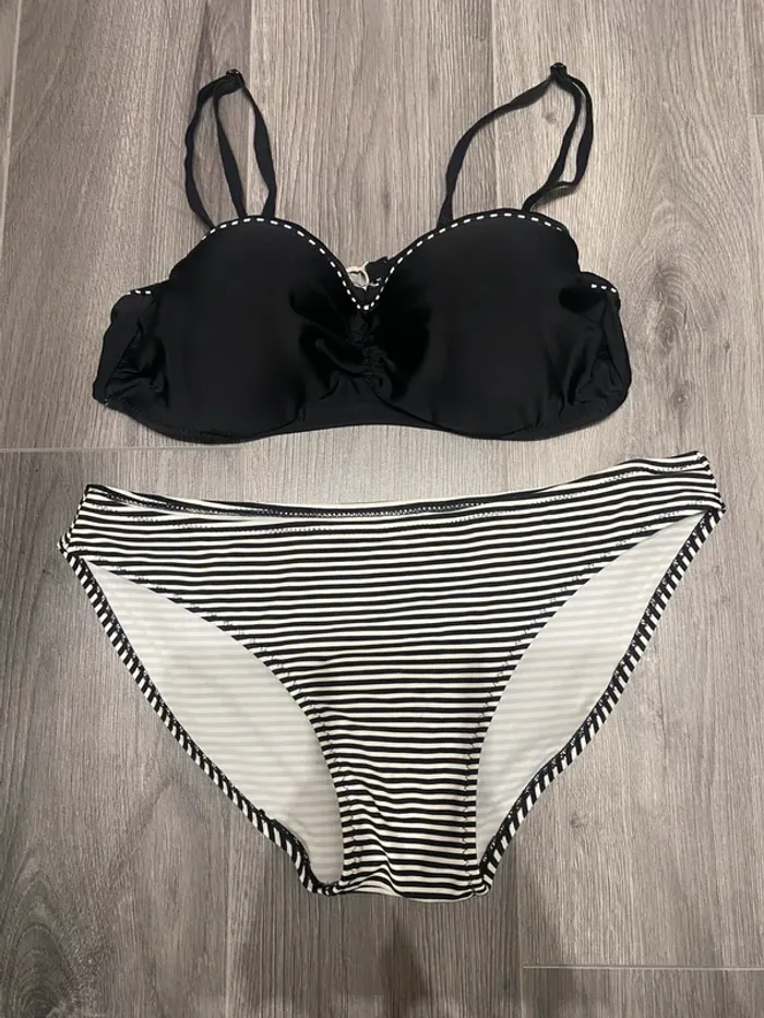 Maillot de bain bikini noir rayé blanc 2 pièces