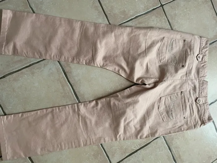 Magnifique pantalon rosé neuf jamais porté en 46 poches strass de marque Blanche Porte - photo numéro 5