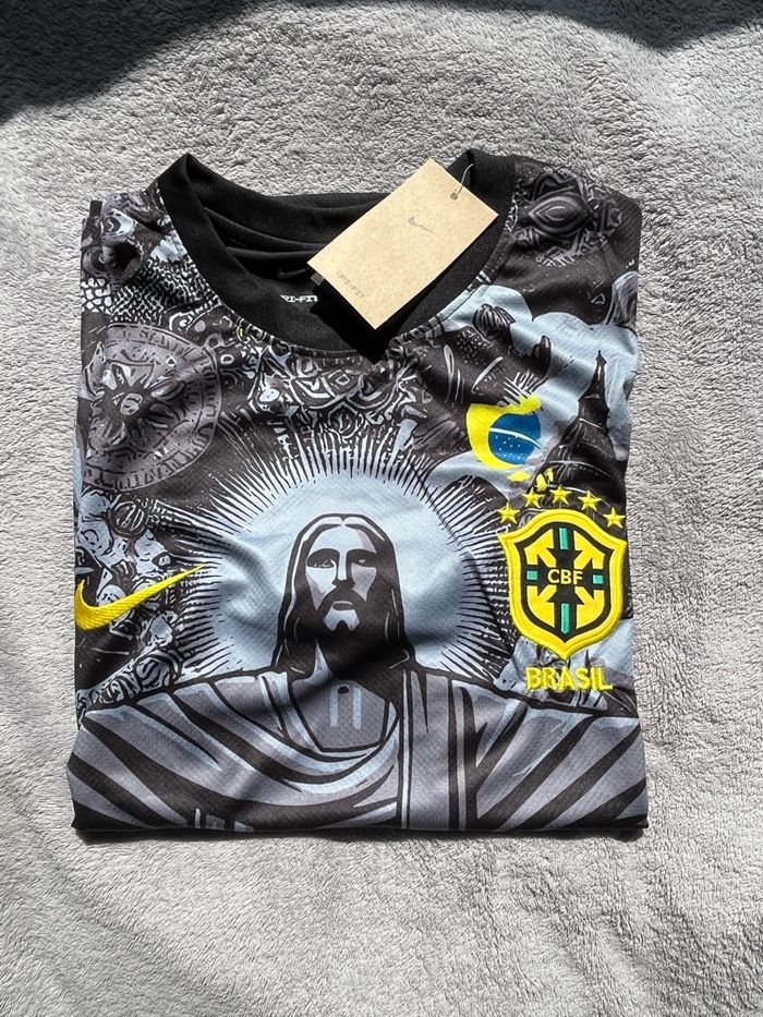 Nike T-shirt Brésil Gris – Taille M – Neuf - photo numéro 1