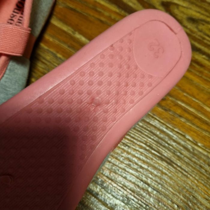 chaussons Disney MINNIE taille 32 - NEUF - photo numéro 7