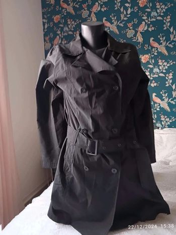 Trench-coat