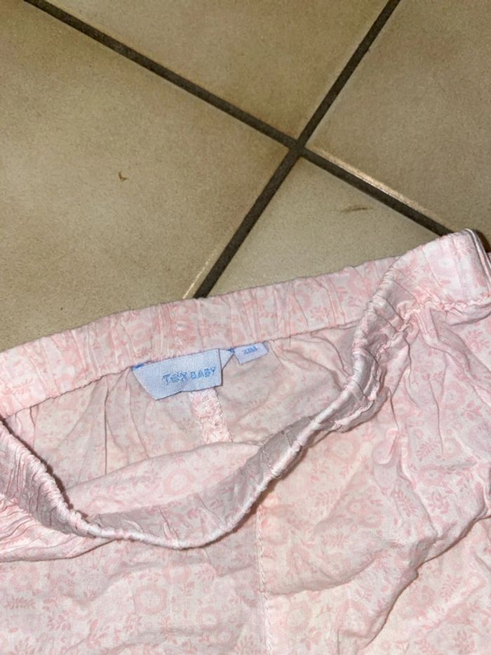 Short, petite fille, 23 mois - photo numéro 2