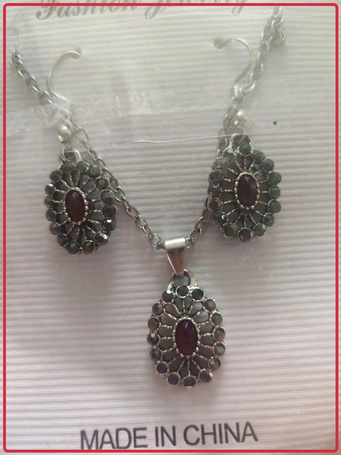 Parure bijoux fantaisie