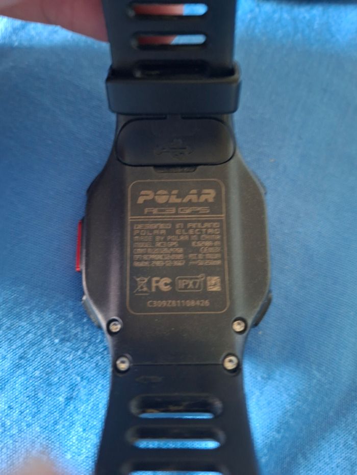 Polar RC3 GPS fonctionne bien + chargeur - photo numéro 3