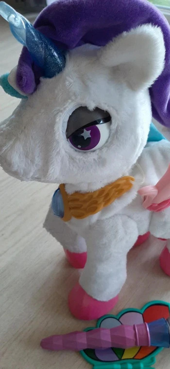 Peluche interactive Mila ma licorne maquillage magique - photo numéro 8