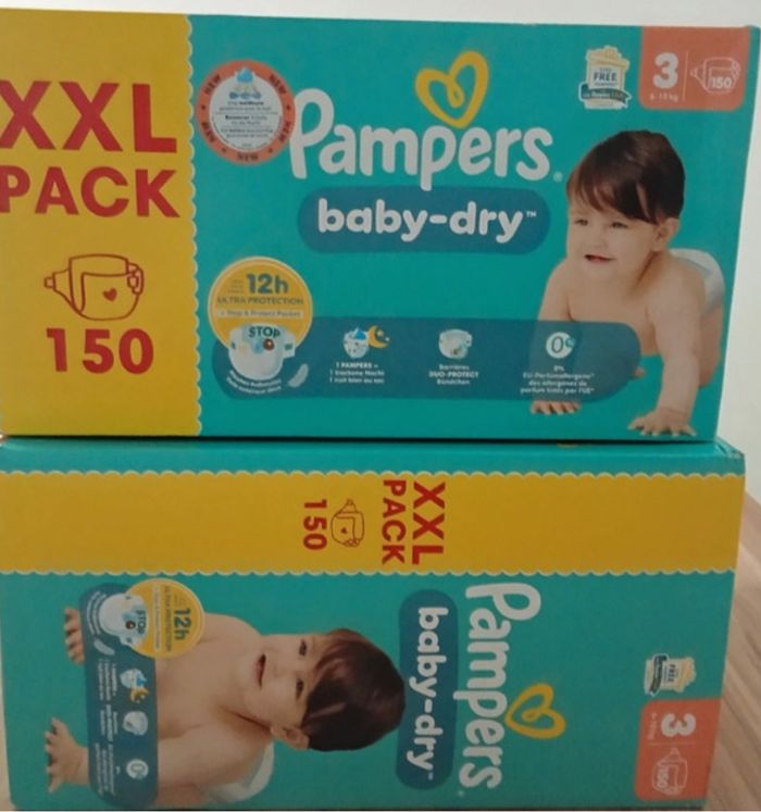 2 cartons de couches taille 3