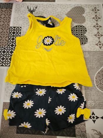 Ensemble jaune