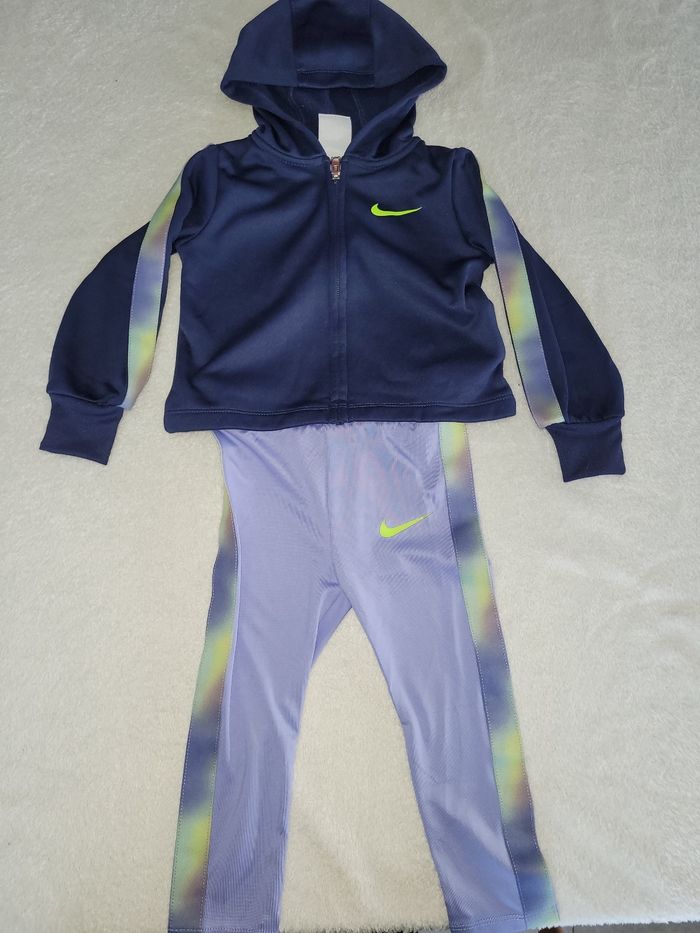 Ensemble jogging nike fille 24 mois