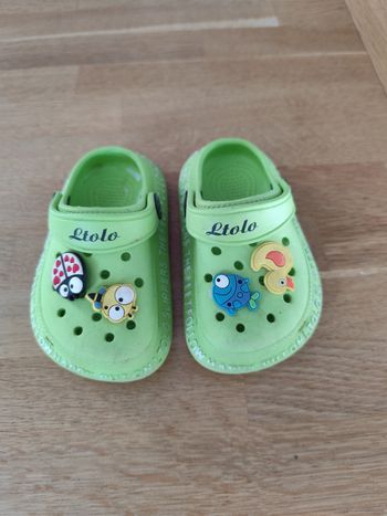 Chaussures type crocs 23