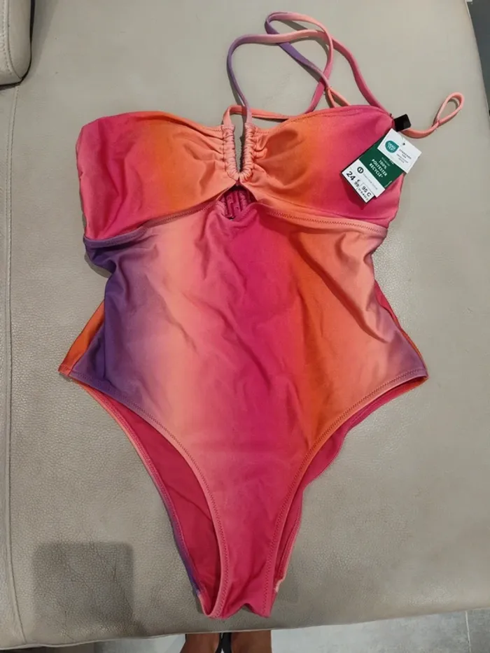 Maillot de bain neuf 95C - photo numéro 4