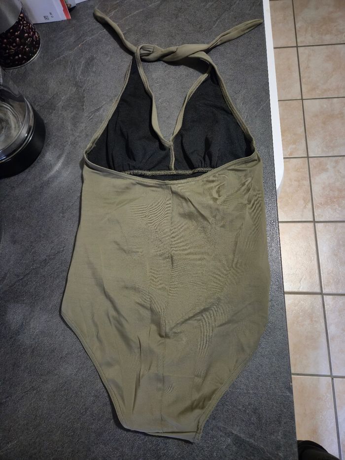 Maillot de bain 1 pièce anne Weyburn kaki et noir effet ventre plat gainant taille 38 - photo numéro 2