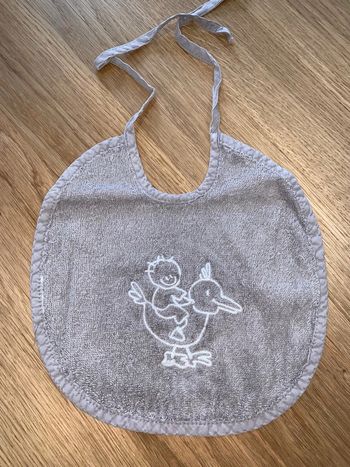 Bavoir bébé DPAM du pareil au même  Gris marron Visuel blanc broderie canard