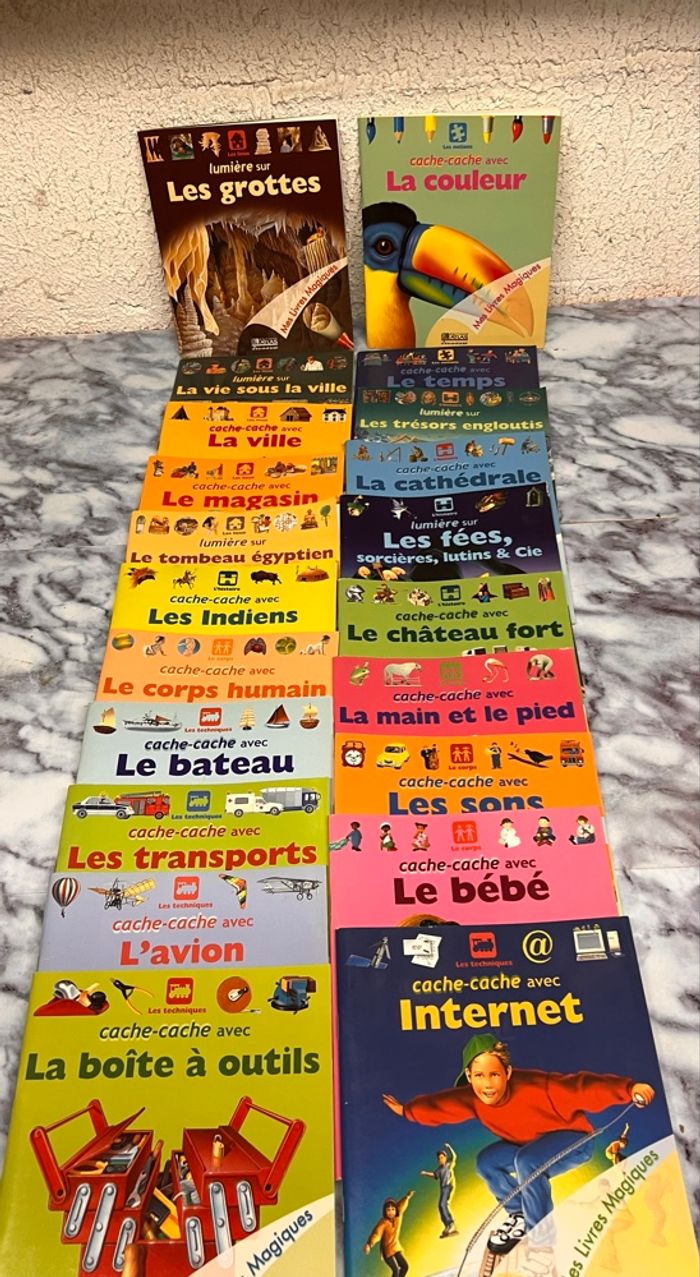 21 livres cache cache Atlas jeunesse