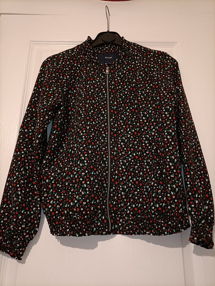 Magnifique blazer 12 ans neuf noir rouge blanc Kiabi - photo numéro 2