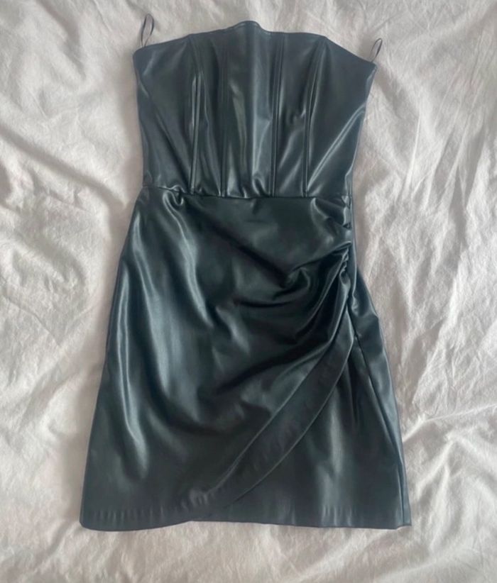 Robe similicuir noire Zara - photo numéro 2