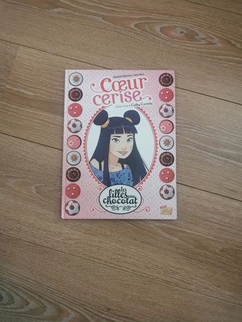 Livre bd cœur cerise