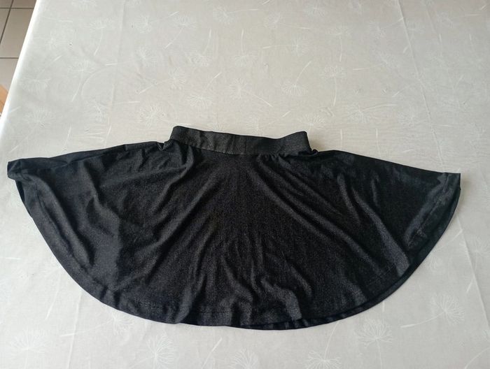Jupe évasée noir moucheté doré 10 ans Kiabi neuve