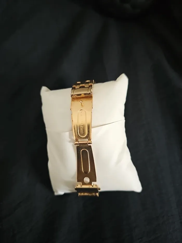 Montre dorée - photo numéro 2
