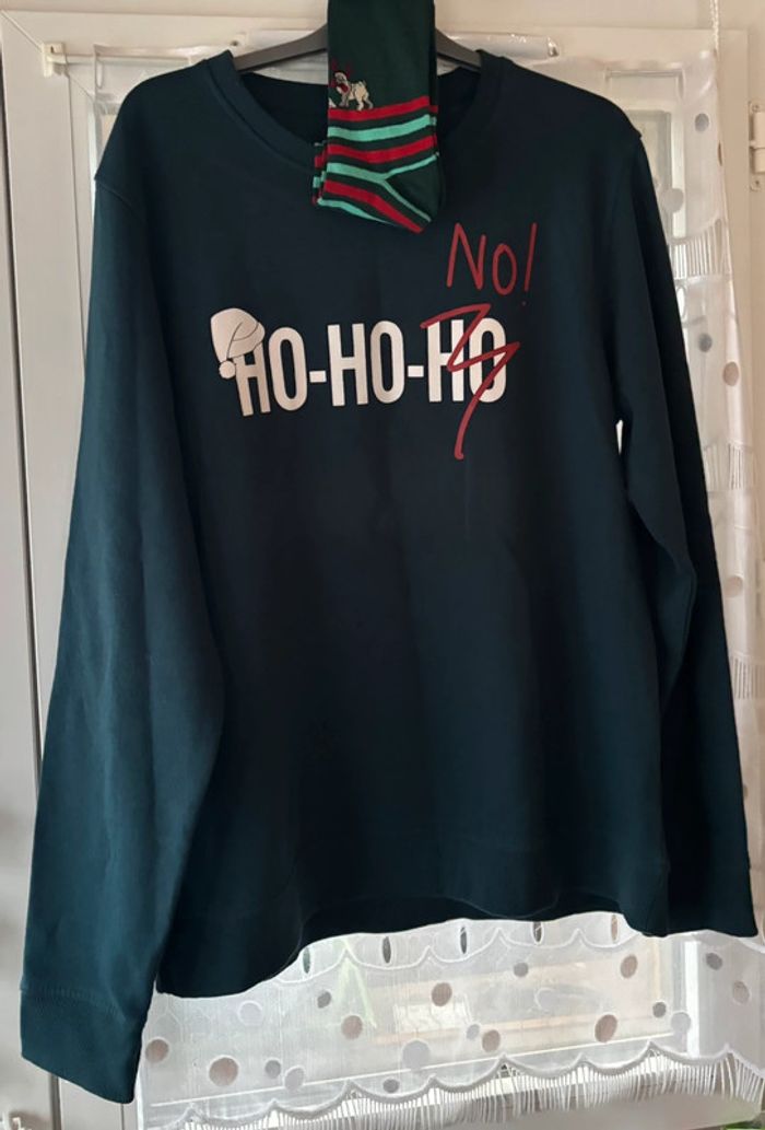 Pull sweat de noël avec chaussettes - photo numéro 3