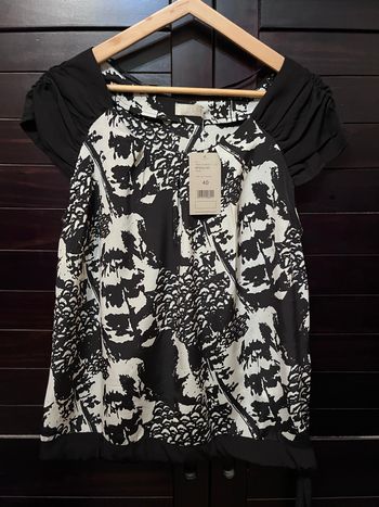 Haut noir et blanc motif abstrait - taille 40 - neuf avec étiquette