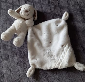 Doudou peluche chien blanc avec mouchoir ,étoiles- Influx