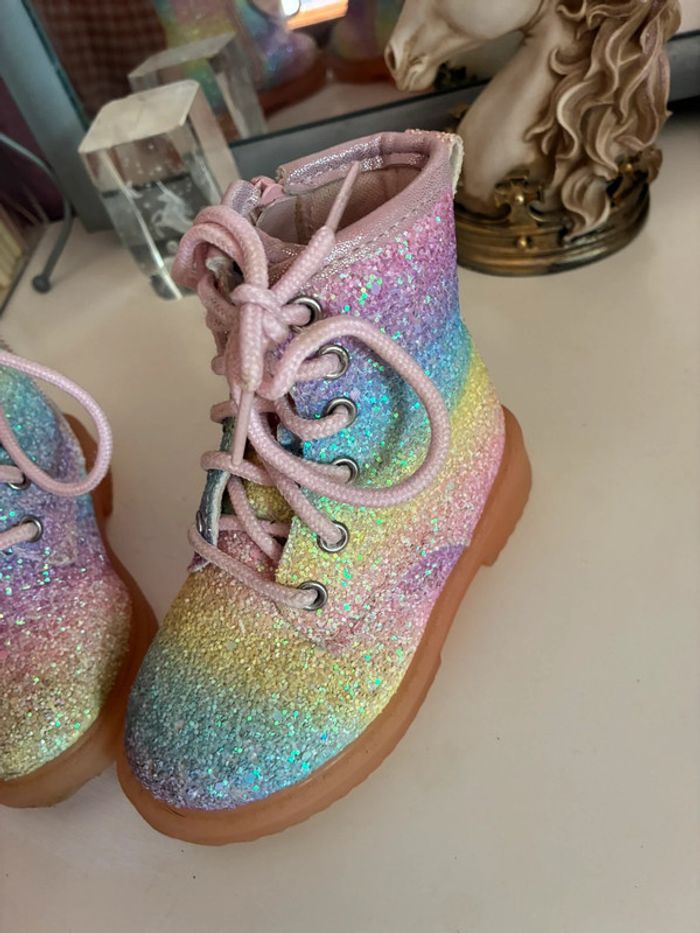Bottes arc-en-ciel à paillettes , taille 22, Primark. - photo numéro 7