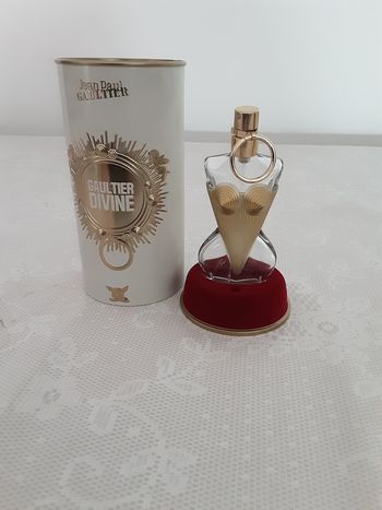 Boîte et flacon vide de 50ml marque divine de jean Paul gaultier