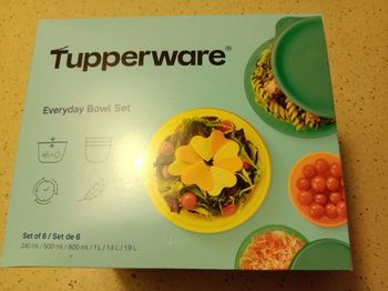 Set Tupperware