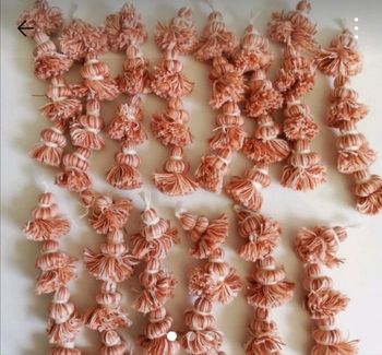 Lot de 14 pompons long saumon et marron clair pour loisirs créatifs